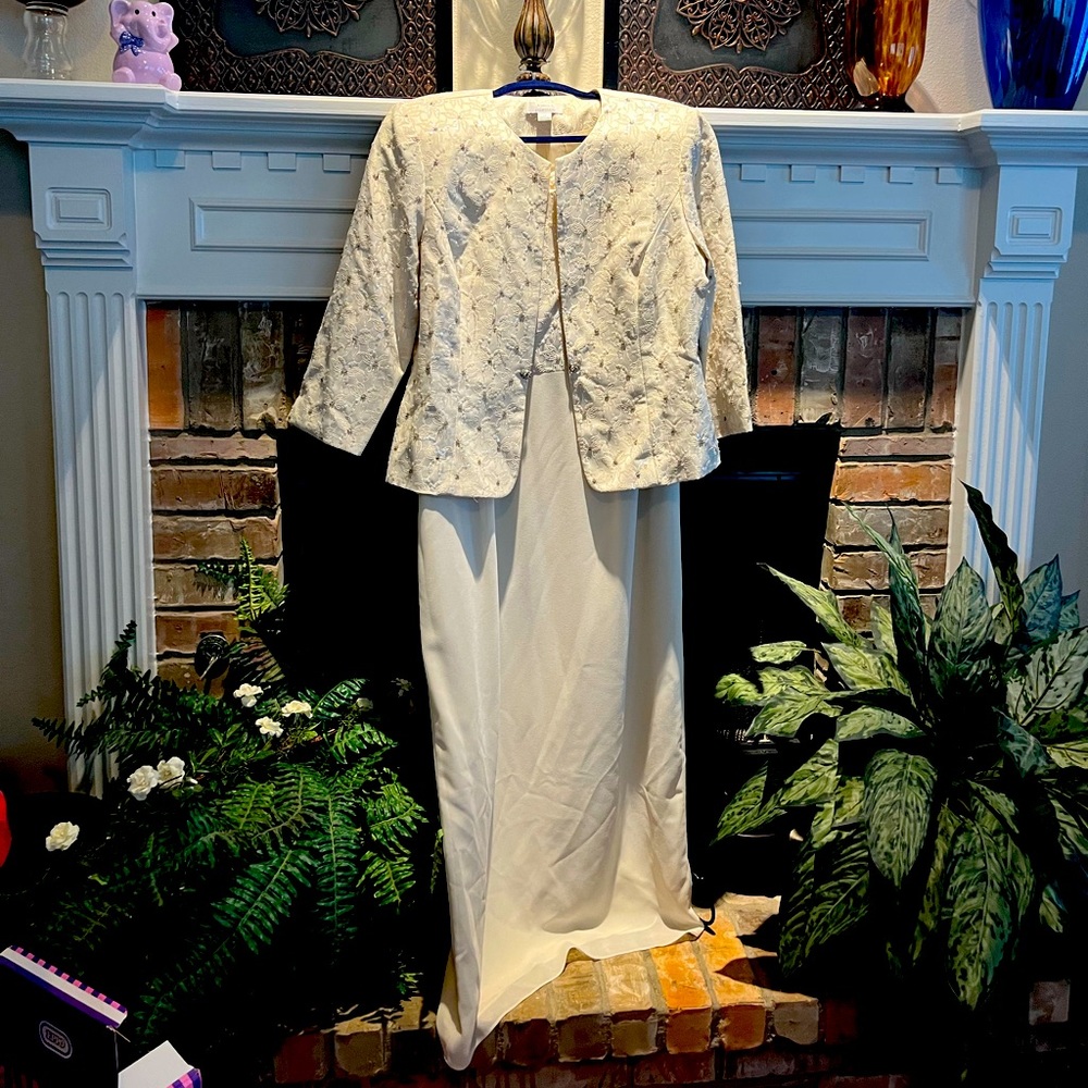 Sequined Chic Cream Floral Jacket and Dress Ensemble